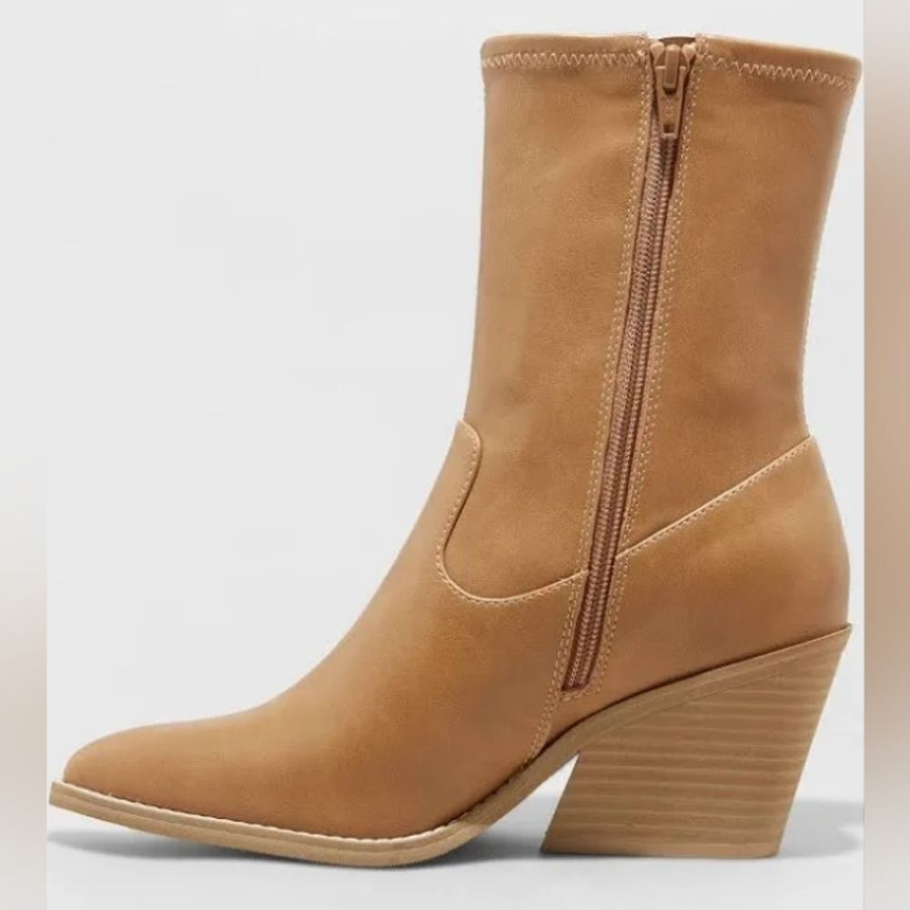 (11-4130) Universal Thread Aubree Boot Sz 9